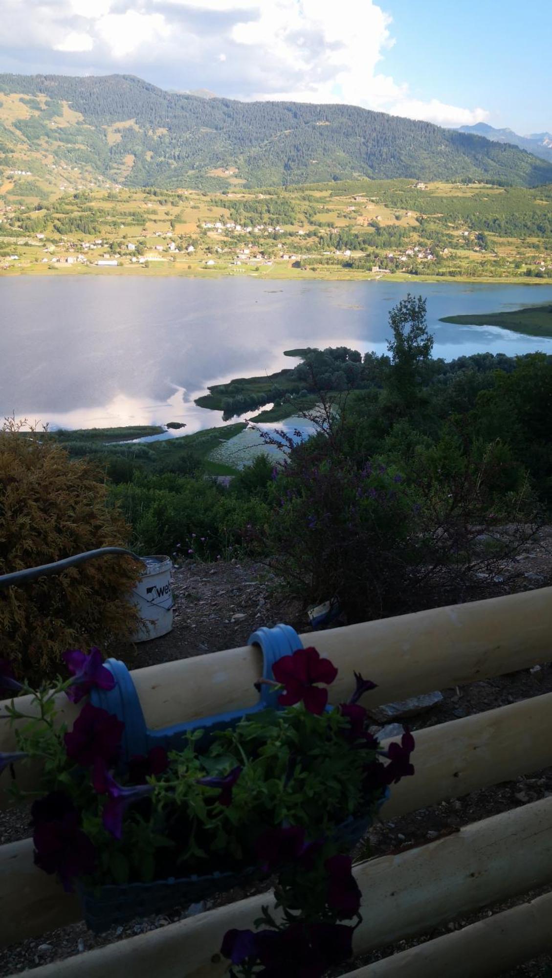 Suncani Brijeg Eco Village Plav Bagian luar foto