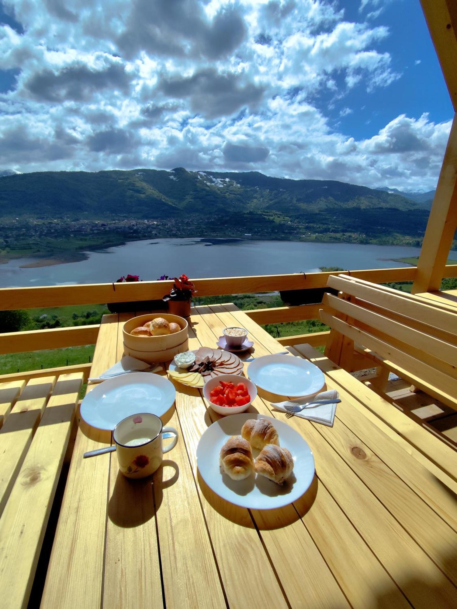 Suncani Brijeg Eco Village Plav Bagian luar foto